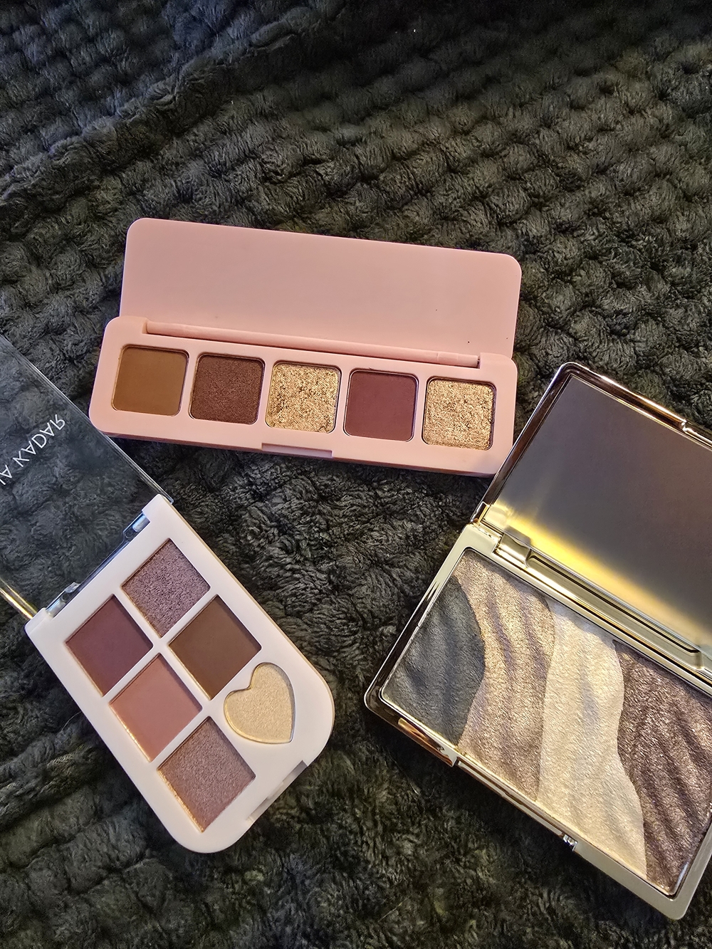 Luna Magic AMOR Palette & ICONIC London Eyeshadow Duo - Pink & Gold - Picture 2 of 6